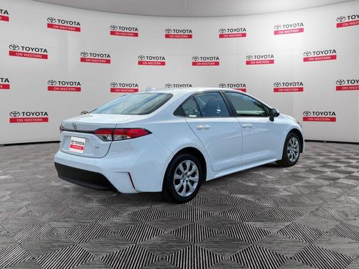 Ice Cap 2024 Toyota Corolla LE
