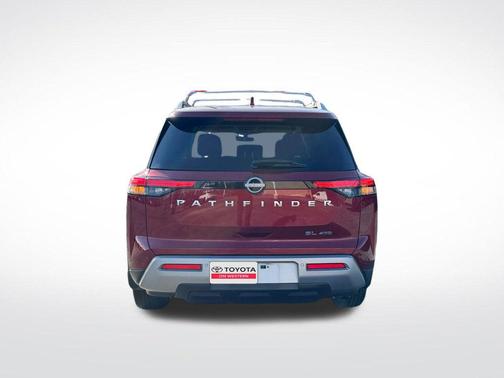 2023 Nissan Pathfinder SL 4WD