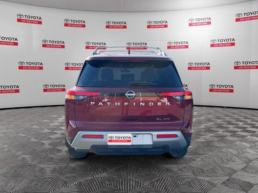 2023 Nissan Pathfinder SL 4WD
