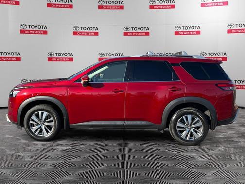 2023 Nissan Pathfinder SL 4WD