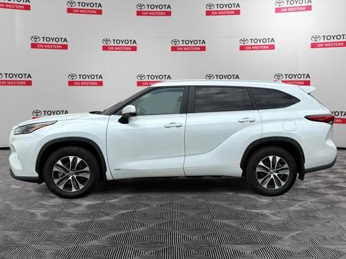2023 Toyota Highlander Hybrid XLE