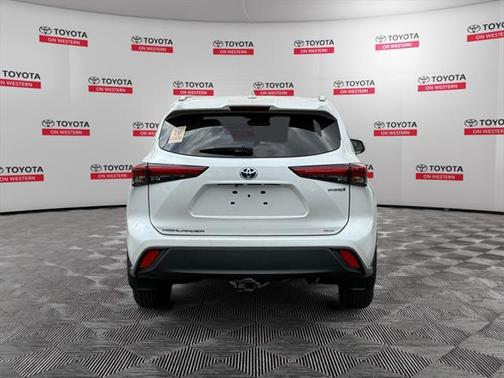 2023 Toyota Highlander Hybrid XLE