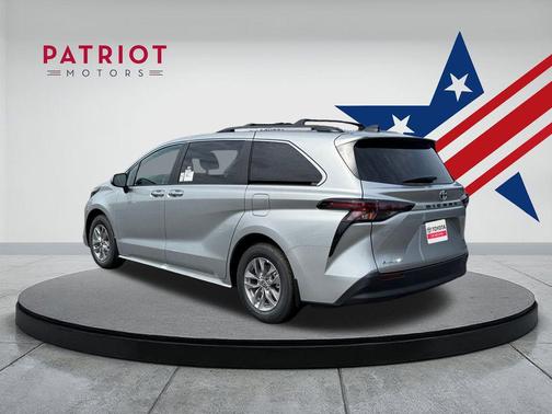 2025 Toyota Sienna XLE 7 Passenger