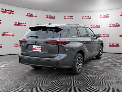 2025 Toyota Highlander XLE