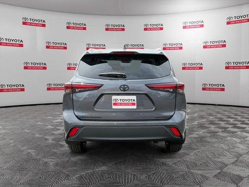 2025 Toyota Highlander XLE