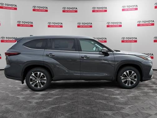 2025 Toyota Highlander XLE