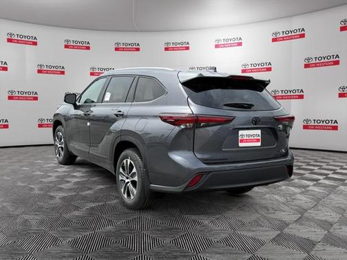 2025 Toyota Highlander XLE