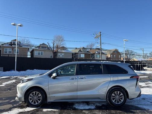 2021 Toyota Sienna XLE 7 Passenger