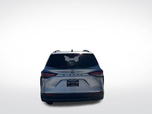2021 Toyota Sienna XLE 7 Passenger