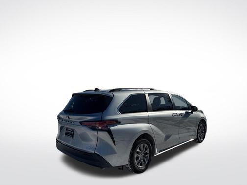 2021 Toyota Sienna XLE 7 Passenger