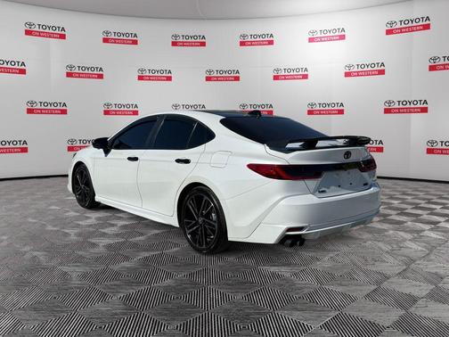 Wind Chill Pearl 2025 Toyota Camry XSE