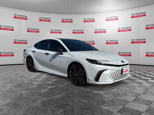 Wind Chill Pearl 2025 Toyota Camry XSE