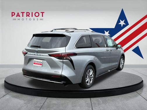 2025 Toyota Sienna Limited 7-Passenger