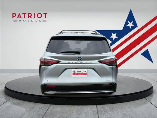 2025 Toyota Sienna Limited 7-Passenger