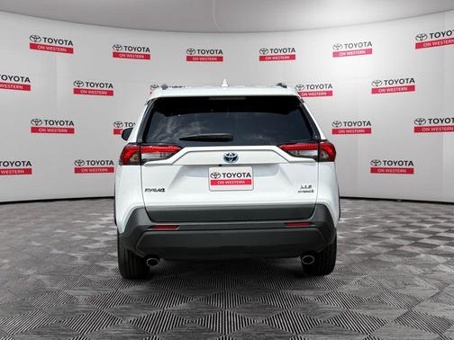 2023 Toyota RAV4 Hybrid XLE