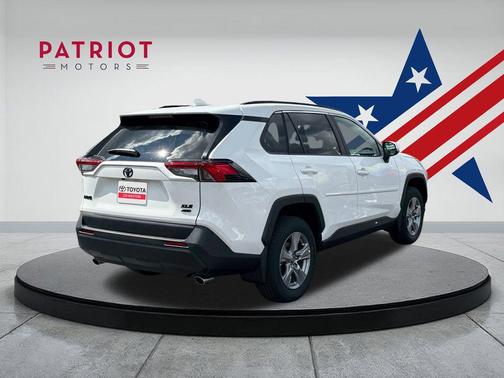 2025 Toyota RAV4 XLE