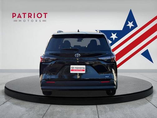 2025 Toyota Sienna XLE