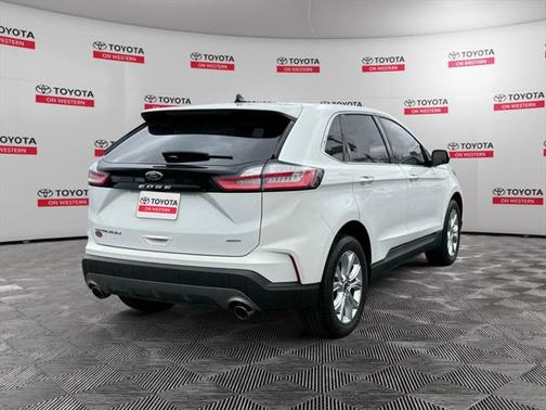 2023 Ford Edge Titanium