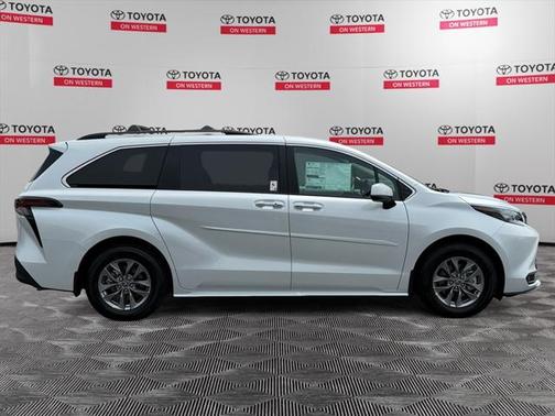 2025 Toyota Sienna XLE 7 Passenger
