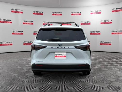 2025 Toyota Sienna XLE 7 Passenger