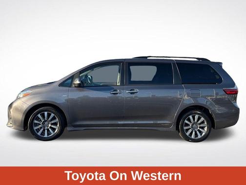 2020 Toyota Sienna XLE