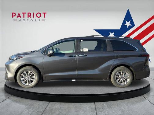 2025 Toyota Sienna XLE
