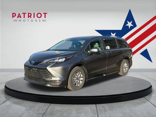 2025 Toyota Sienna XLE