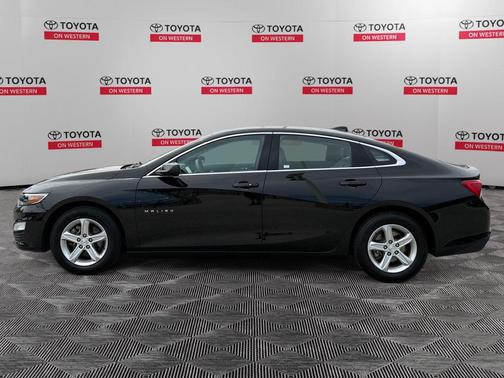 Mosaic Black Metallic 2024 Chevrolet Malibu FWD 1LT
