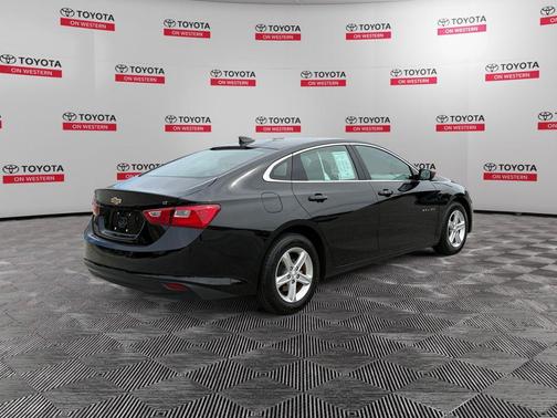 Mosaic Black Metallic 2024 Chevrolet Malibu FWD 1LT