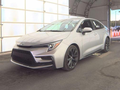 Classic Silver Metallic 2025 Toyota Corolla SE