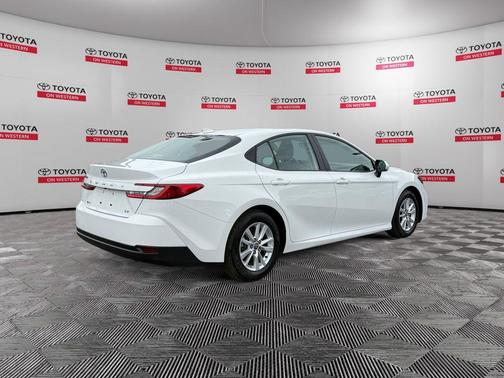 Ice Cap 2025 Toyota Camry LE