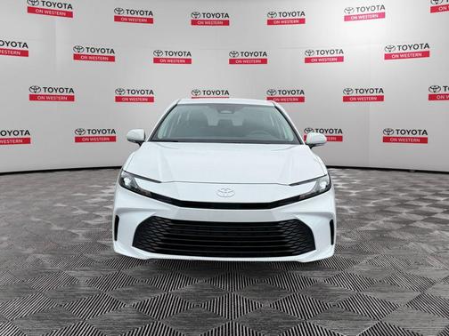 Ice Cap 2025 Toyota Camry LE