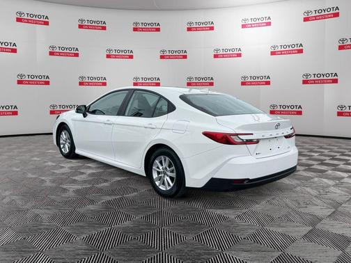 Ice Cap 2025 Toyota Camry LE