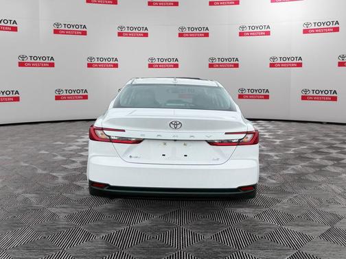 Ice Cap 2025 Toyota Camry LE