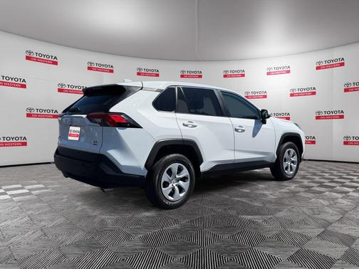 Ice Cap 2024 Toyota RAV4 LE
