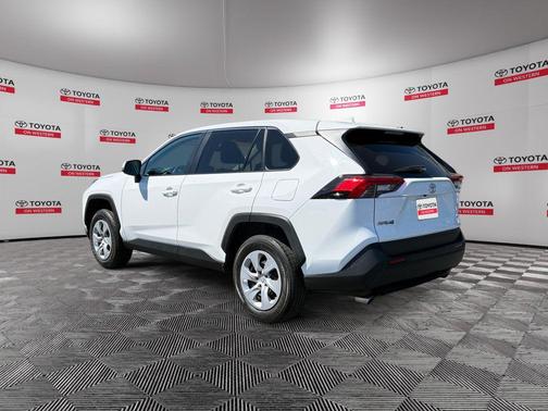 Ice Cap 2024 Toyota RAV4 LE