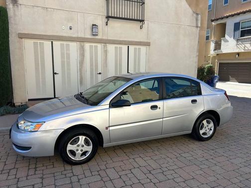 2004 Saturn Ion 1