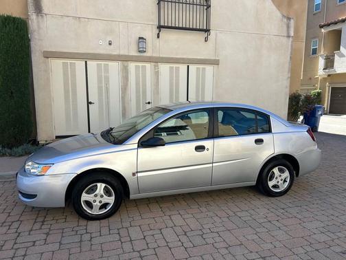 2004 Saturn Ion 1