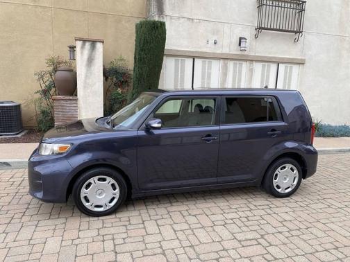 2012 Scion xB Release Series 9.0