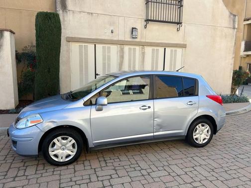 2011 Nissan Versa 1.8 S