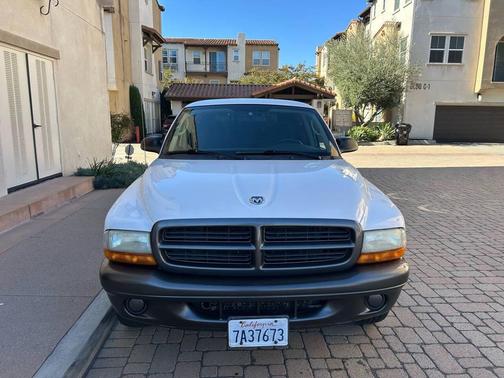 2002 Dodge Dakota Base