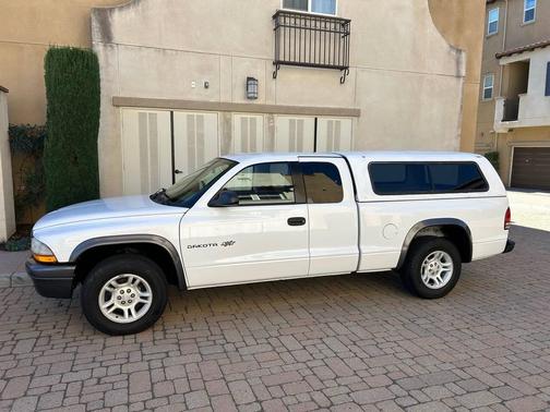 2002 Dodge Dakota Base