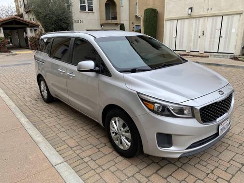 2016 Kia Sedona LX