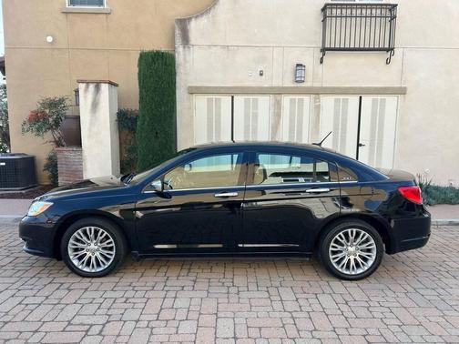 2012 Chrysler 200 Limited