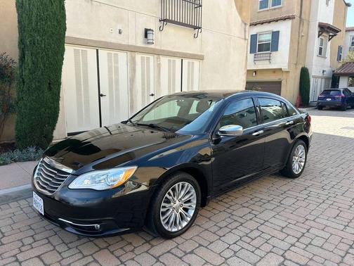 2012 Chrysler 200 Limited