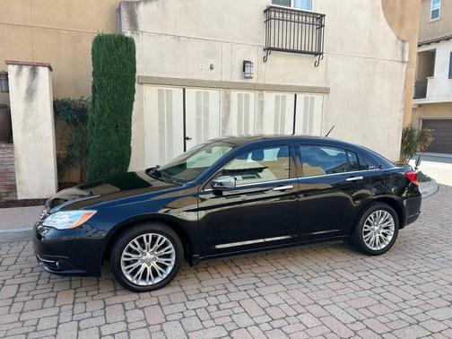 2012 Chrysler 200 Limited