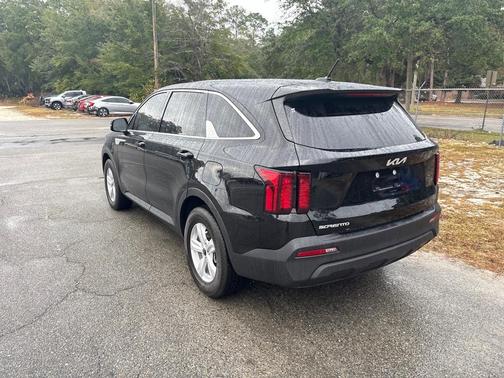 2023 Kia Sorento LX