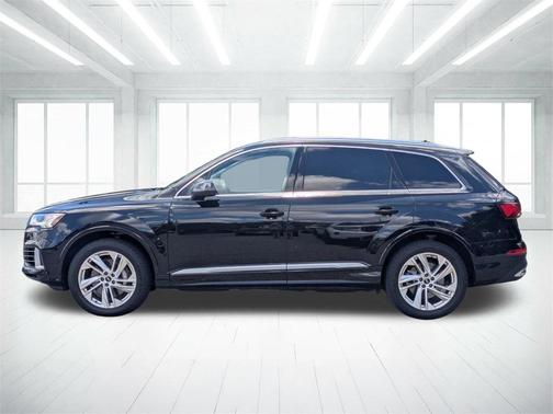 2023 Audi Q7 55 Premium Plus