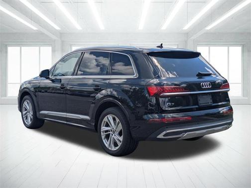 2023 Audi Q7 55 Premium Plus