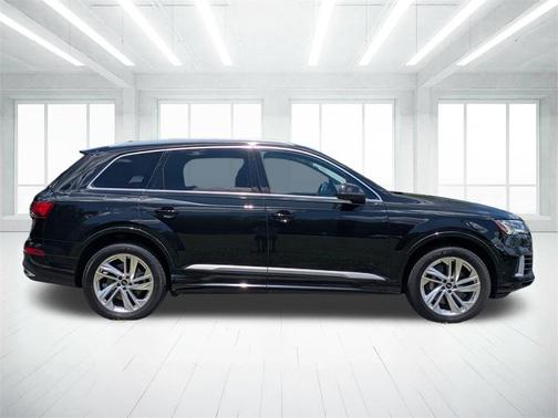 2023 Audi Q7 55 Premium Plus
